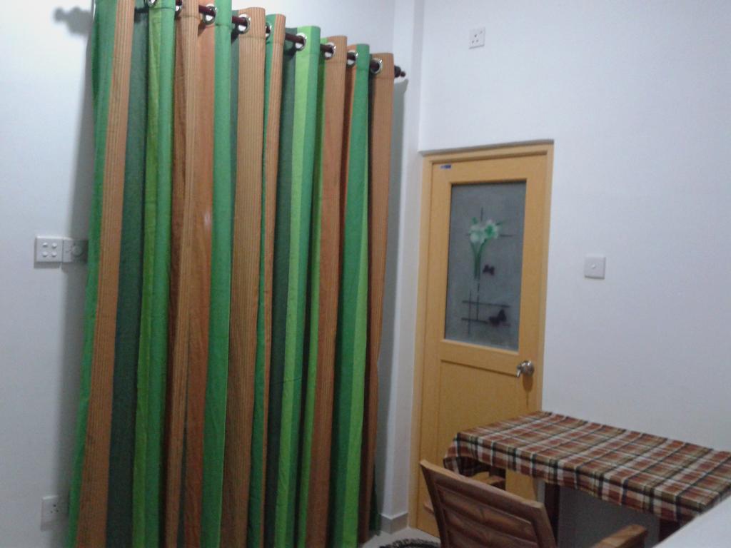 Family Guest House Mirissa Room photo